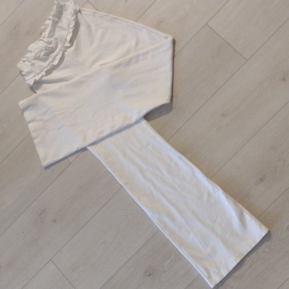 RUFFLE TOP High-Rise Stretch Flare Leg Pants with Back Zip by FASHION NOVA!! - Picture 3 of 8